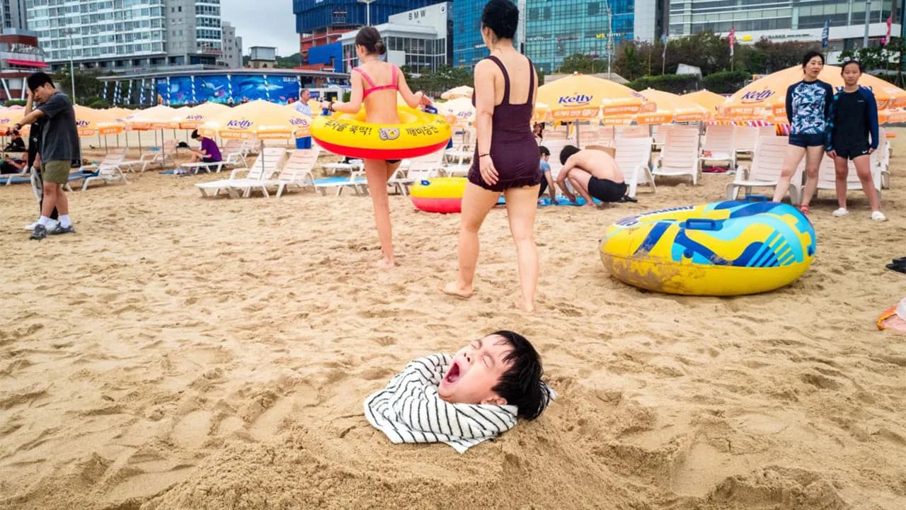 100 Candid Street Photos From The 2025 URBAN Photo Awards
