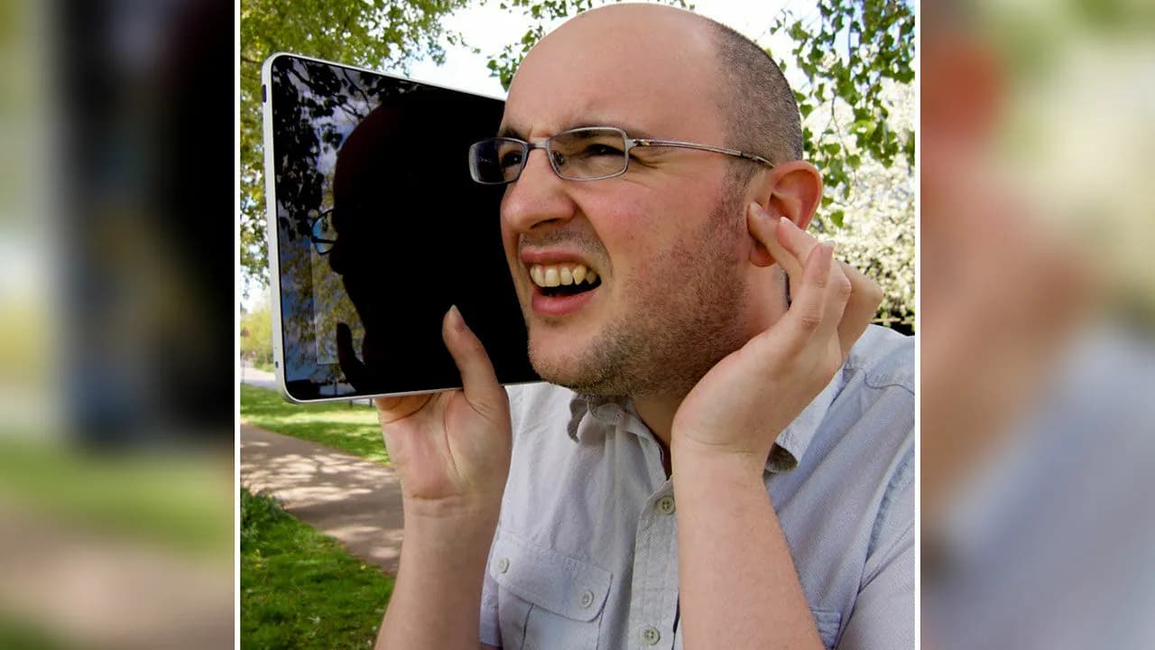 Apple Turns Into A Mockery After Launching Foldable iPhone, The Most Savage Yet Hilarious Reactions Are Here
