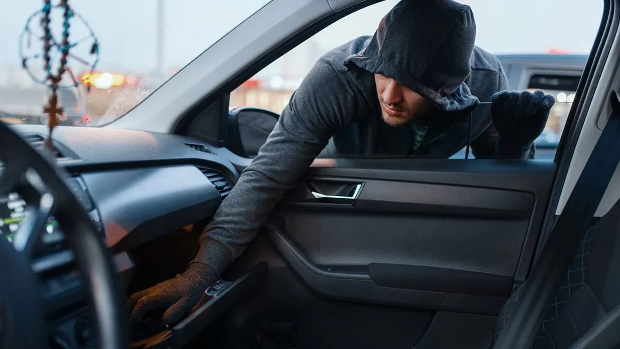 Man Gets Sick Of Teens Stealing From His Cars, Electrifies His Fence And Lets Their Parents Expose Them