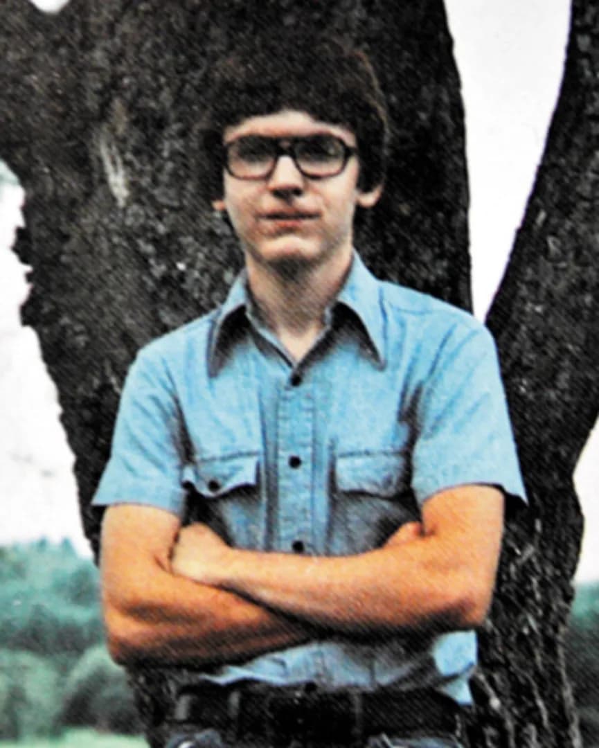 In 1986, 20-year-old Christopher Knight disappeared into the Maine woods, lived alone in a hidden camp for 27 years, and committed around 1,000 burglaries to survive before being caught in 2013.