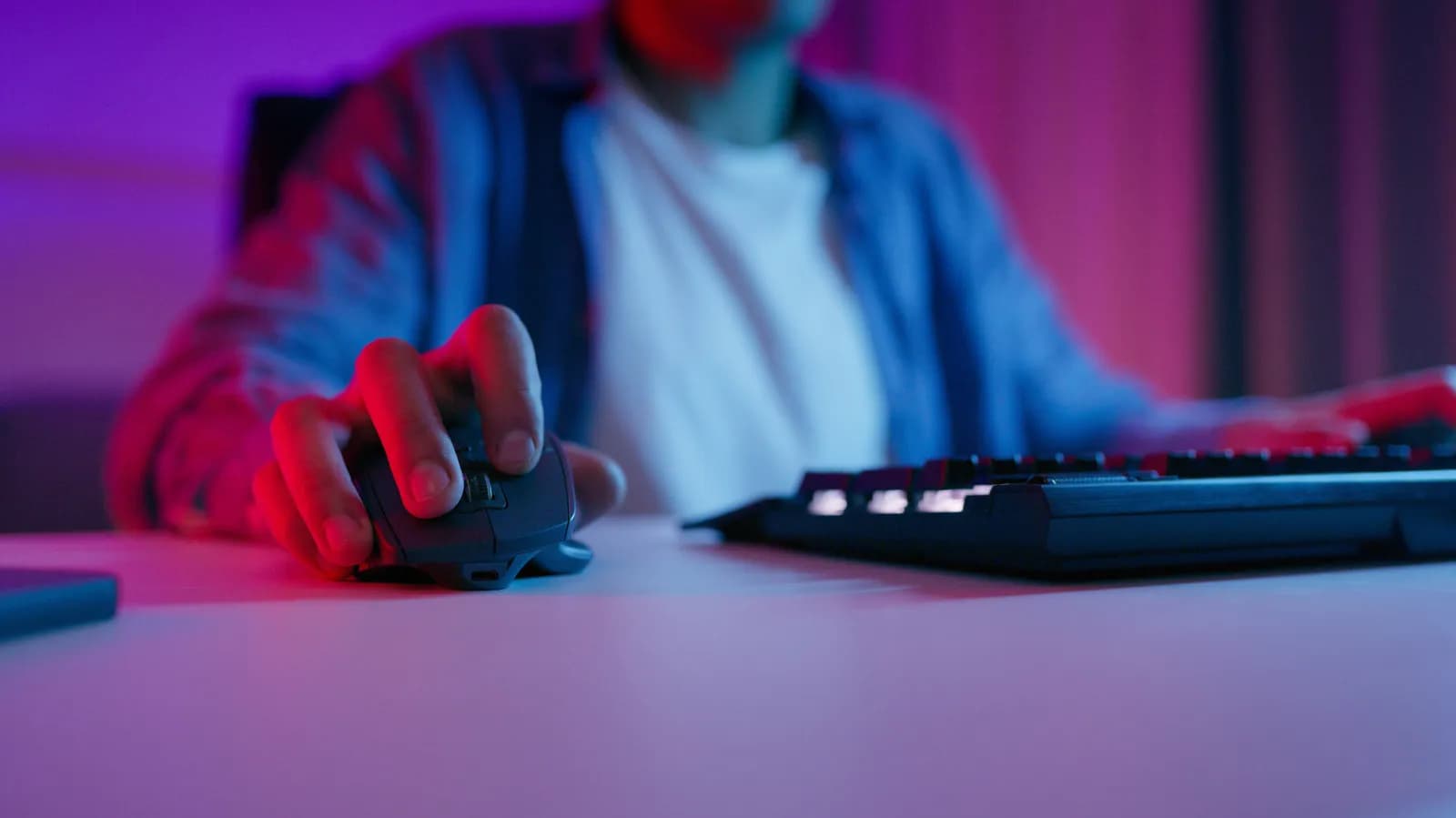 Wired vs wireless gaming mouse: is there really a difference in performance? - Engadget
