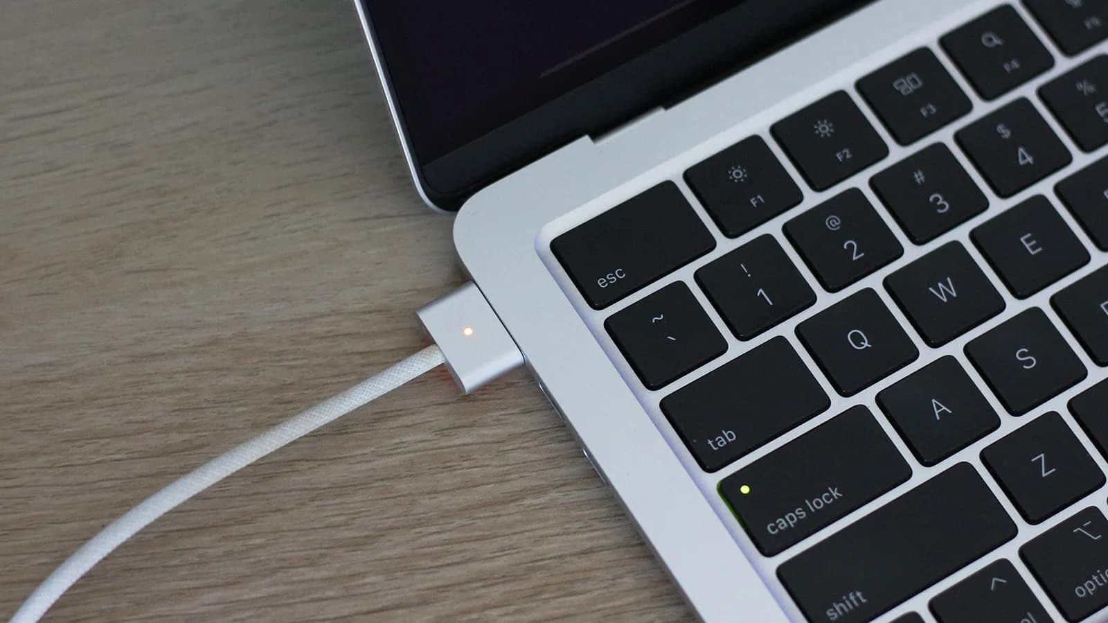 The pros and cons of using a MagSafe charger - Engadget