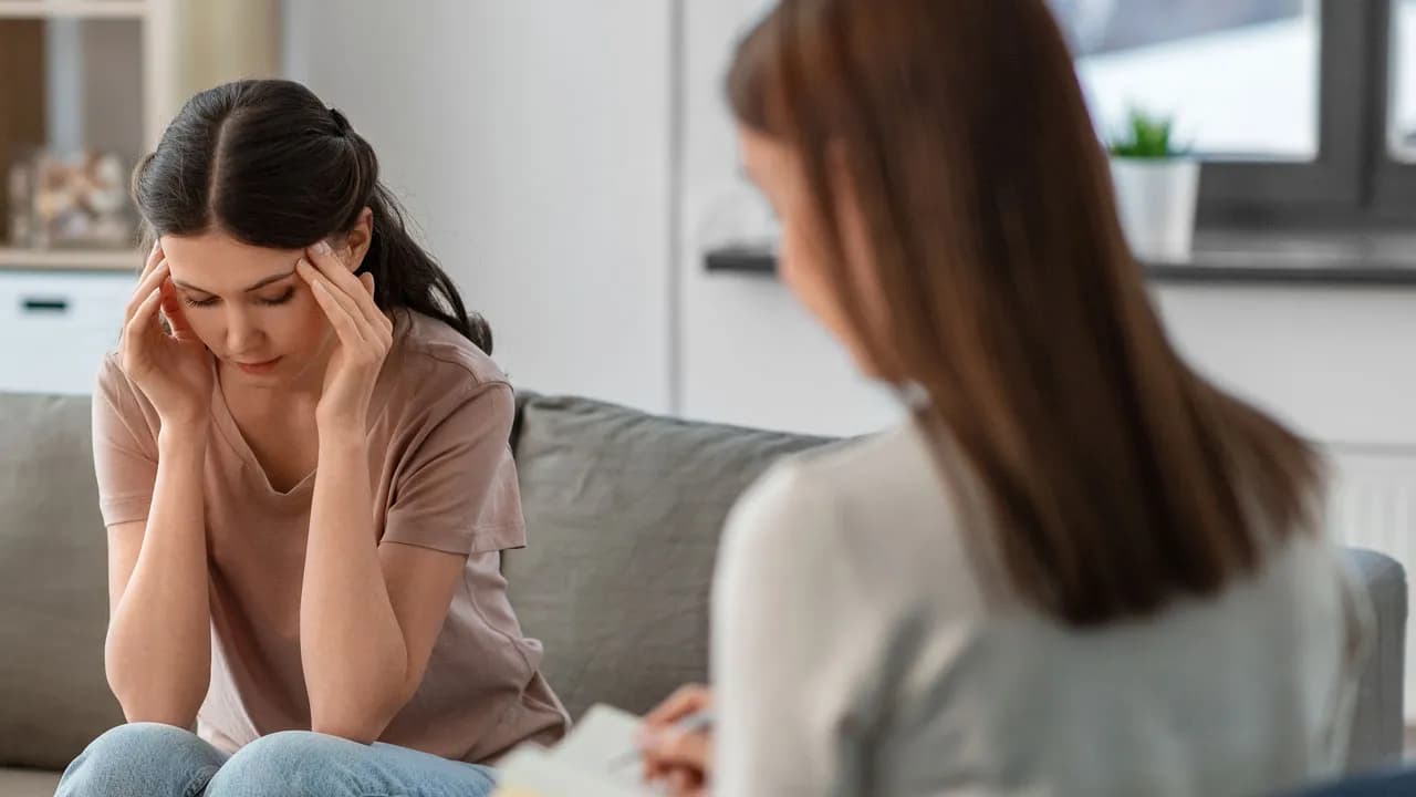 Therapist Shows Just How Incompetent And Out Of Touch She Is With One Suggestion