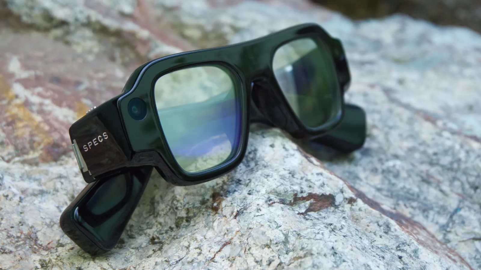 Snap Specs hands on: Standalone AR glasses are here - Engadget