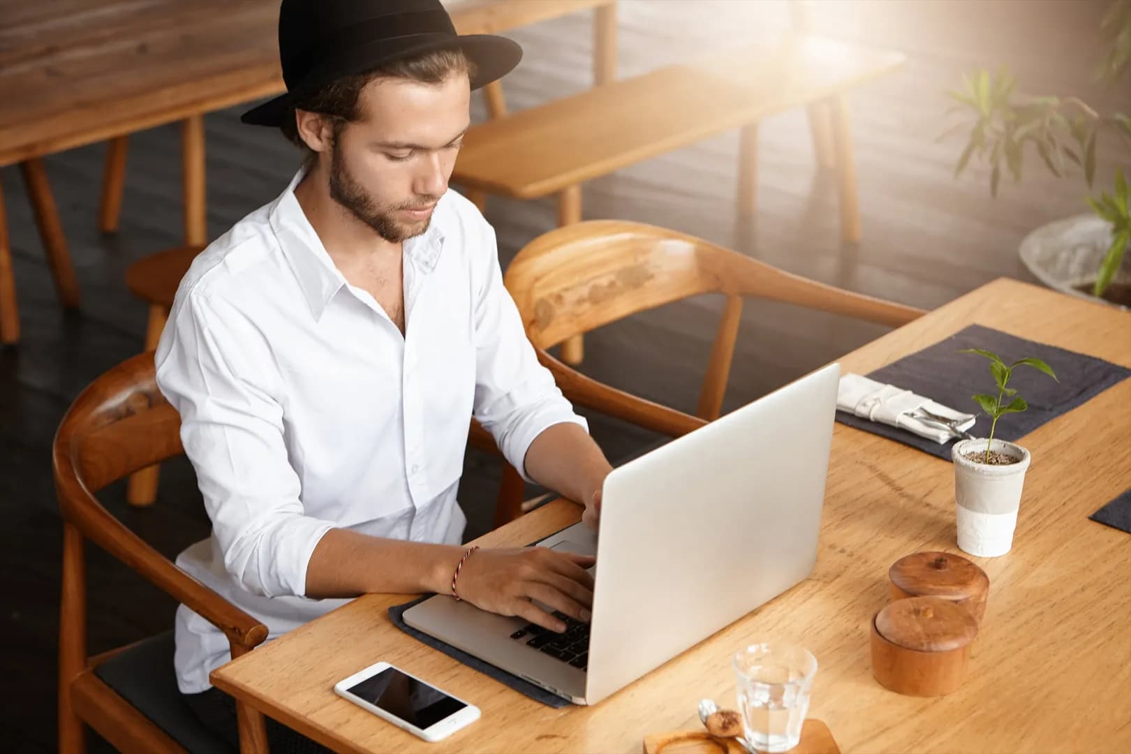 Get 6 AI training courses for $30 with this ChatGPT and Claude bundle