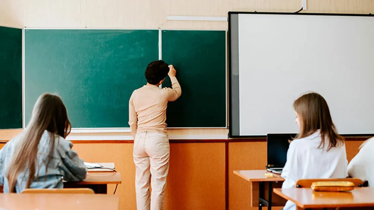 Teacher Allegedly Outed A Closeted Teen Over A School TripâThen Her âFoolproofâ Rooming Plan Backfired