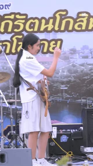 16-year-old Nene Royal shredding the outro solo of GnR's "Paradise City" live with Ozone Band