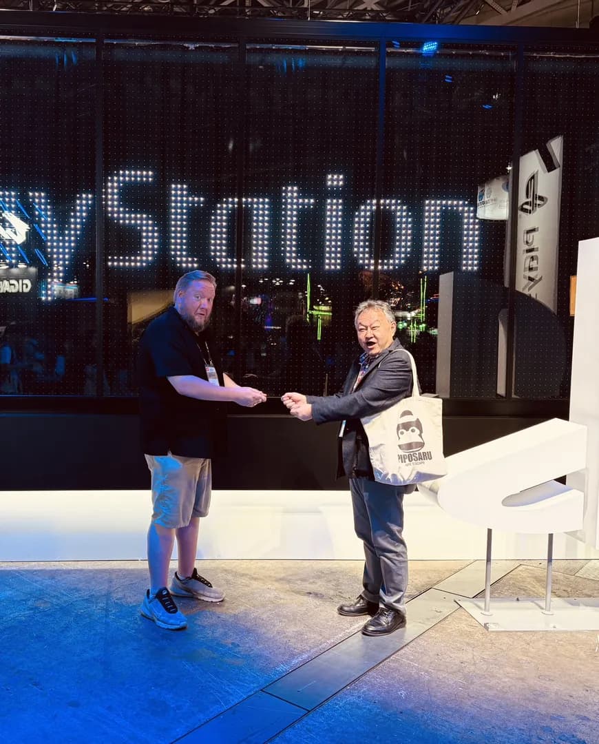 Shuhei Yoshida reunites with Adam Boyes at Tokyo Game Show and recreates an infamous picture in front of the PlayStation booth