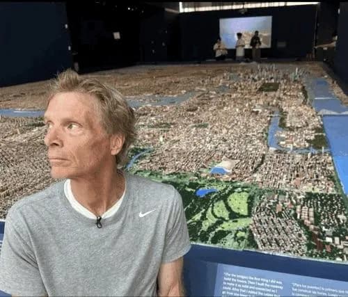 truck driver built a model of NYC with over 800,000 structures for fun