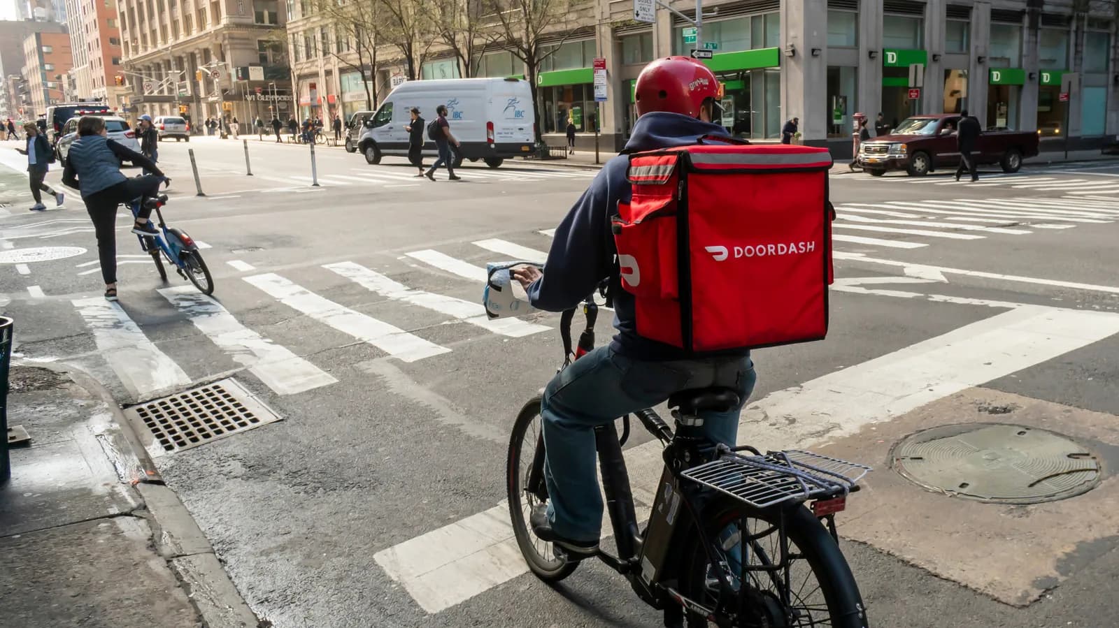 DoorDash will pay $131.5 million for missing and miscalculated NYC delivery worker wages - Engadget